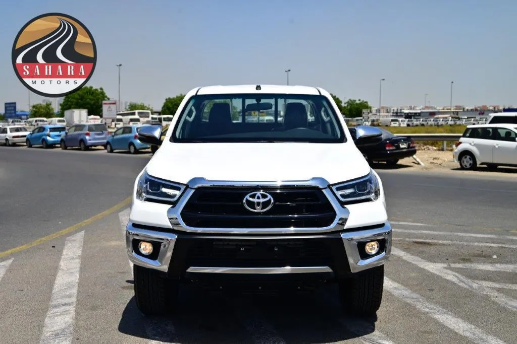 2025 TOYOTA HILUX DOUBLE CAB PICKUP SR5 2.7L PETROL 4WD 5-SEATER MT - EURO4