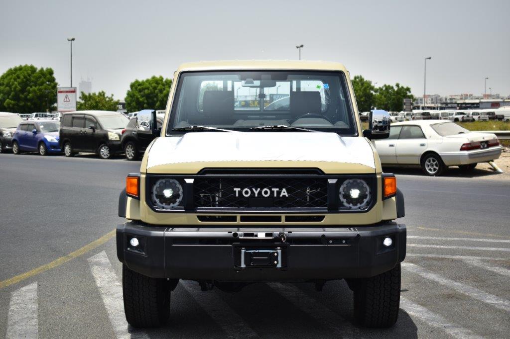 2025 TOYOTA LAND CRUISER 79 SINGLE CAB PICKUP SDLX 2.8L DIESEL 4WD 2-SEATER AUTOMATIC