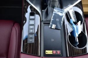 LEXUS LX600 wireless charge