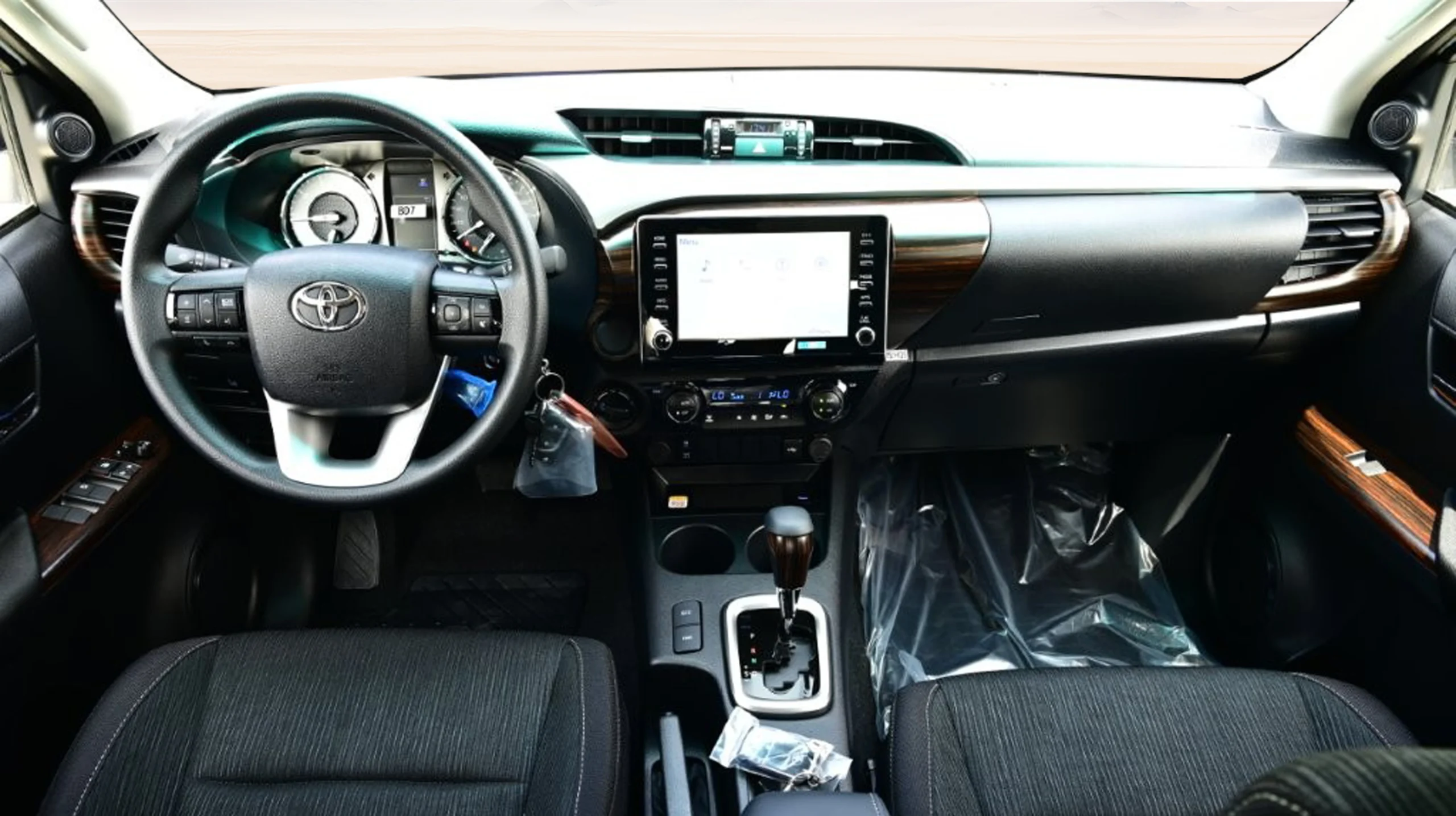 2026 TOYOTA HILUX DOUBLE CAB PICKUP SGLX 2.8L DIESEL 4WD 5-SEATER AT