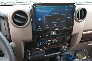 Toyota Land Cruiser 79 Screen