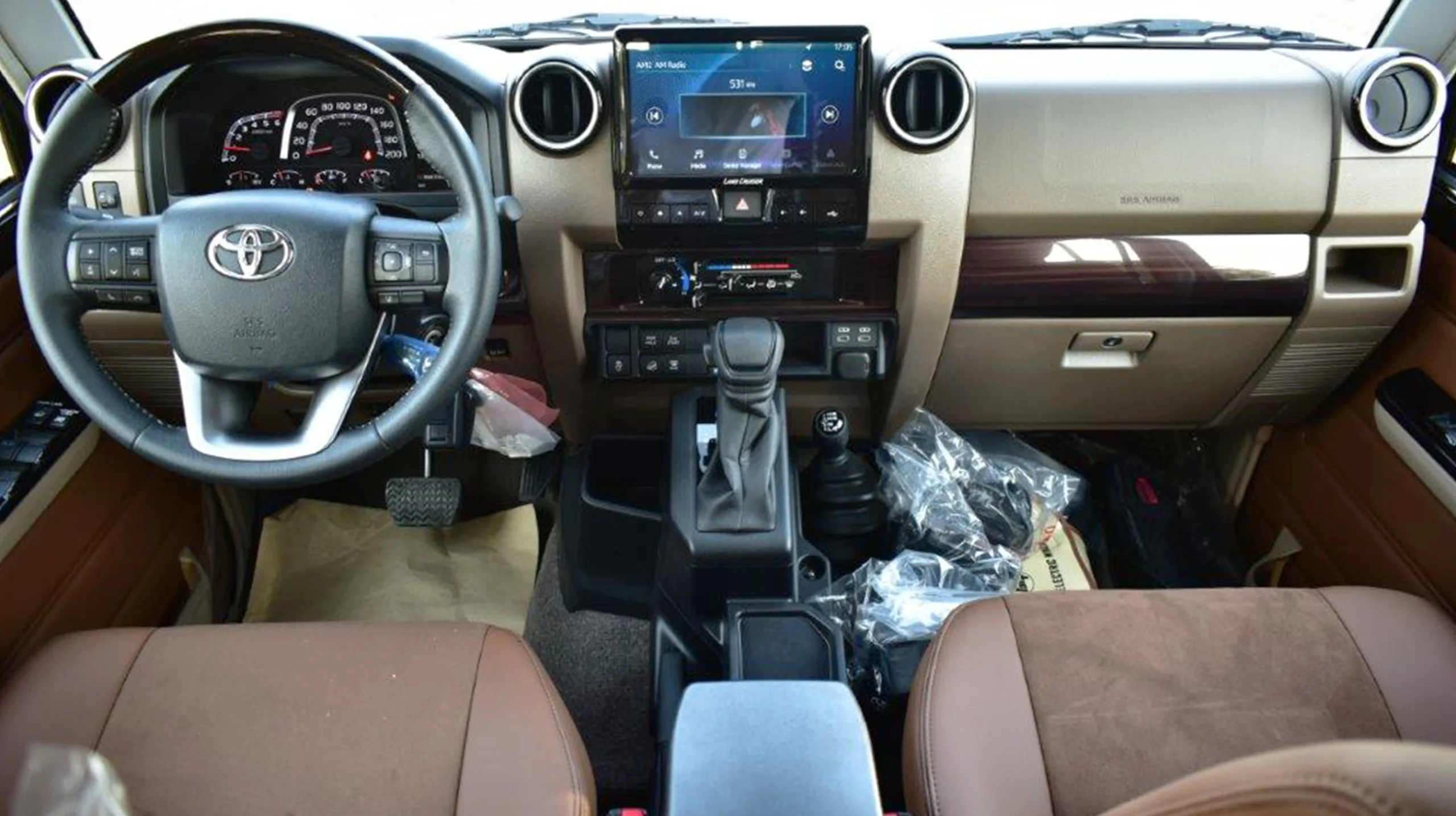 2025 TOYOTA LAND CRUISER 76 HARDTOP SDLX 2.8L DIESEL 4WD 5-SEATER AUTOMATIC