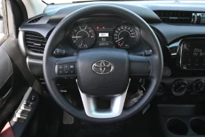 Toyota Hilux DLX-G steering
