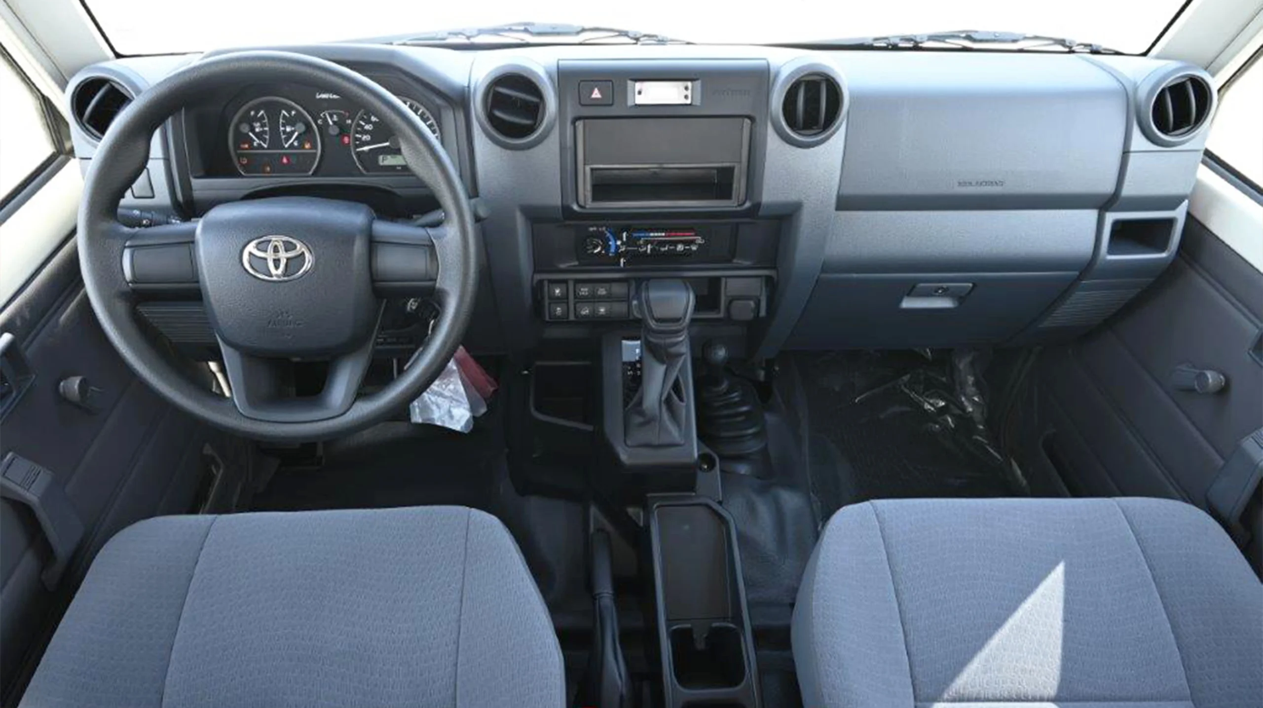 2026 MODEL TOYOTA LAND CRUISER 78 HARDTOP 2.8L DIESEL 8-SEATER AT