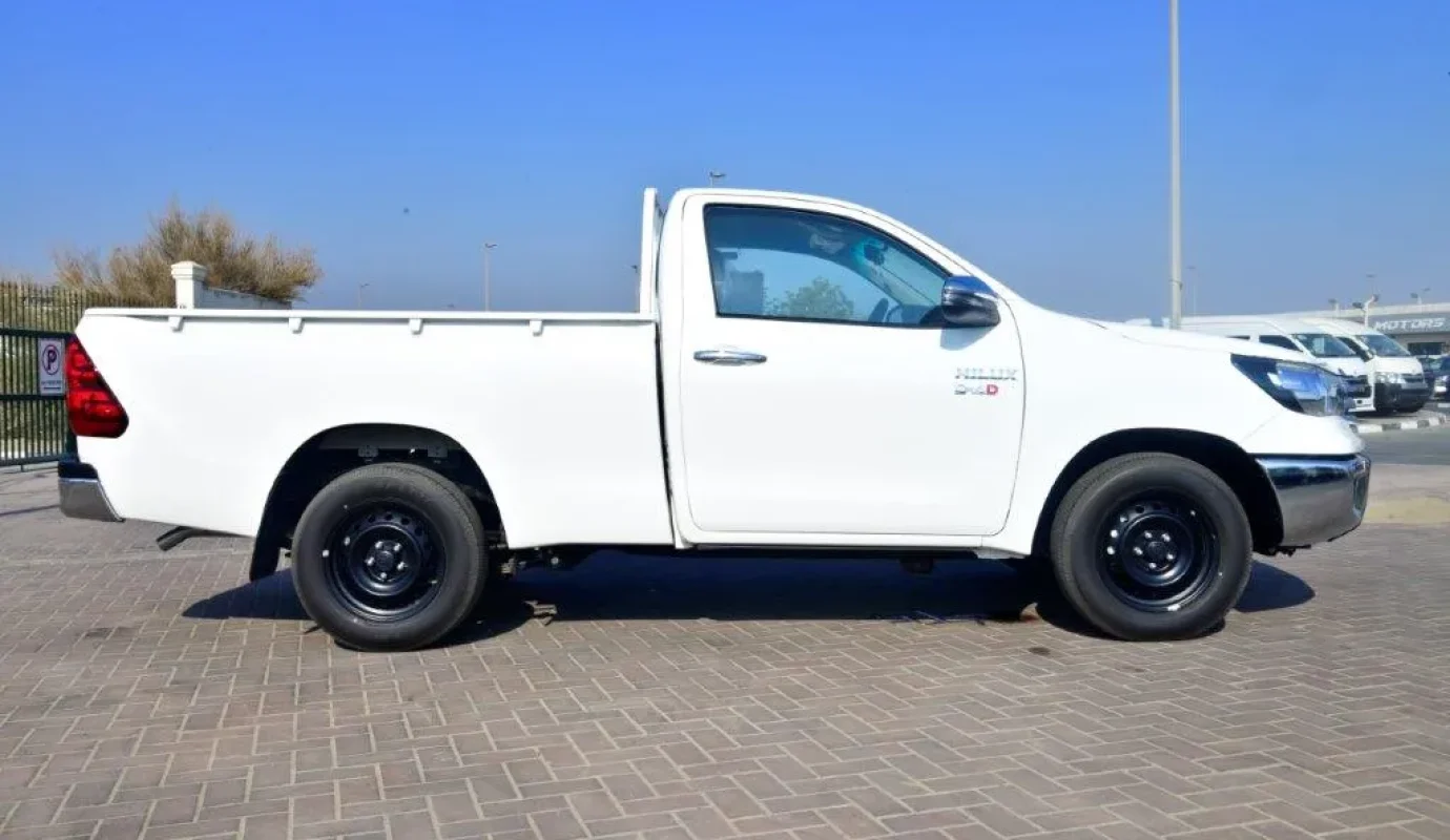 2025 TOYOTA HILUX SINGLE CAB GL 2.4L DIESEL 4X2 MANUAL TRANSMISSION
