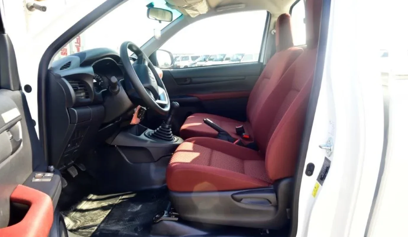 2025 TOYOTA HILUX SINGLE CAB GL 2.4L DIESEL 4X2 MANUAL TRANSMISSION