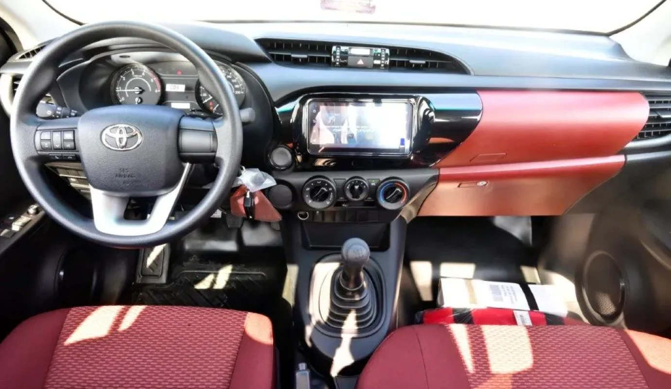 2025 TOYOTA HILUX SINGLE CAB GL 2.4L DIESEL 4X2 MANUAL TRANSMISSION