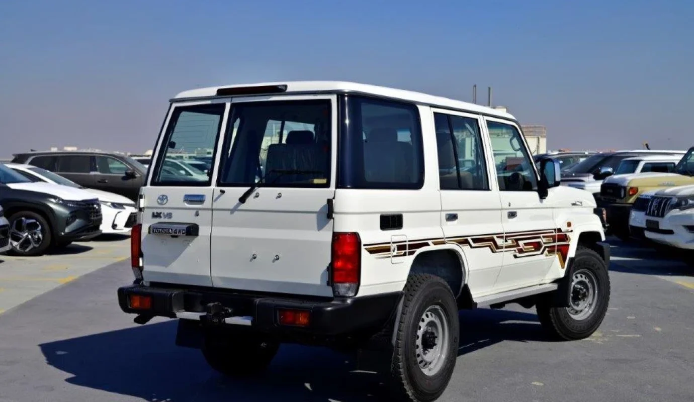 2024 TOYOTA LAND CRUISER 76 HARDTOP 5 DRS LX V6 4.0L PETROL 6 SEATER MANUAL
