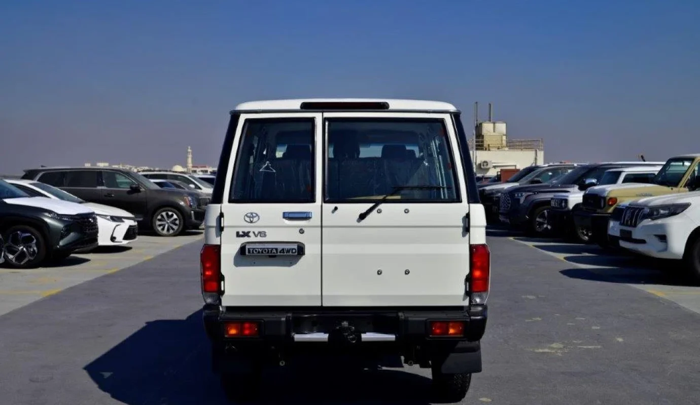 2024 TOYOTA LAND CRUISER 76 HARDTOP 5 DRS LX V6 4.0L PETROL 6 SEATER MANUAL