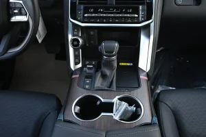 TOYOTA LANDCRUISER 300 VX+ AT