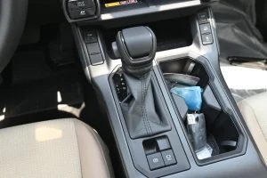 Toyota RAV4 XLE Hybrid AT