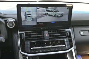 Toyota Land Cruiser GXR Screen