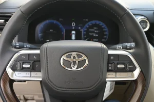 Toyota Land Cruiser 300 steering