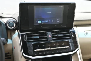 LAND CRUISER 300 GXR-G1 SCREEN OF SUV