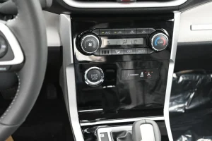 Toyota Veloz controls