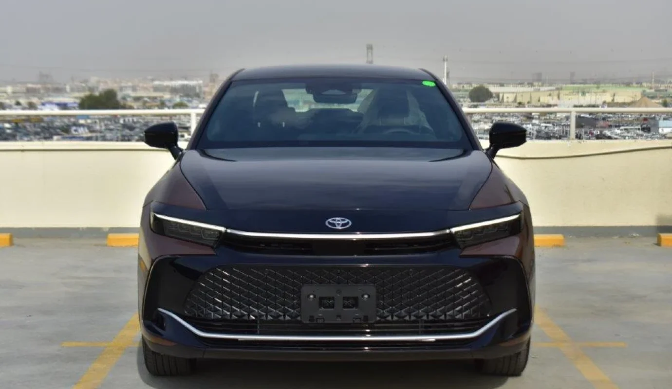 2023 TOYOTA CROWN PLATINUM HYBRIDMAX 2.4L AWD AUTOMATIC – TWO TONE