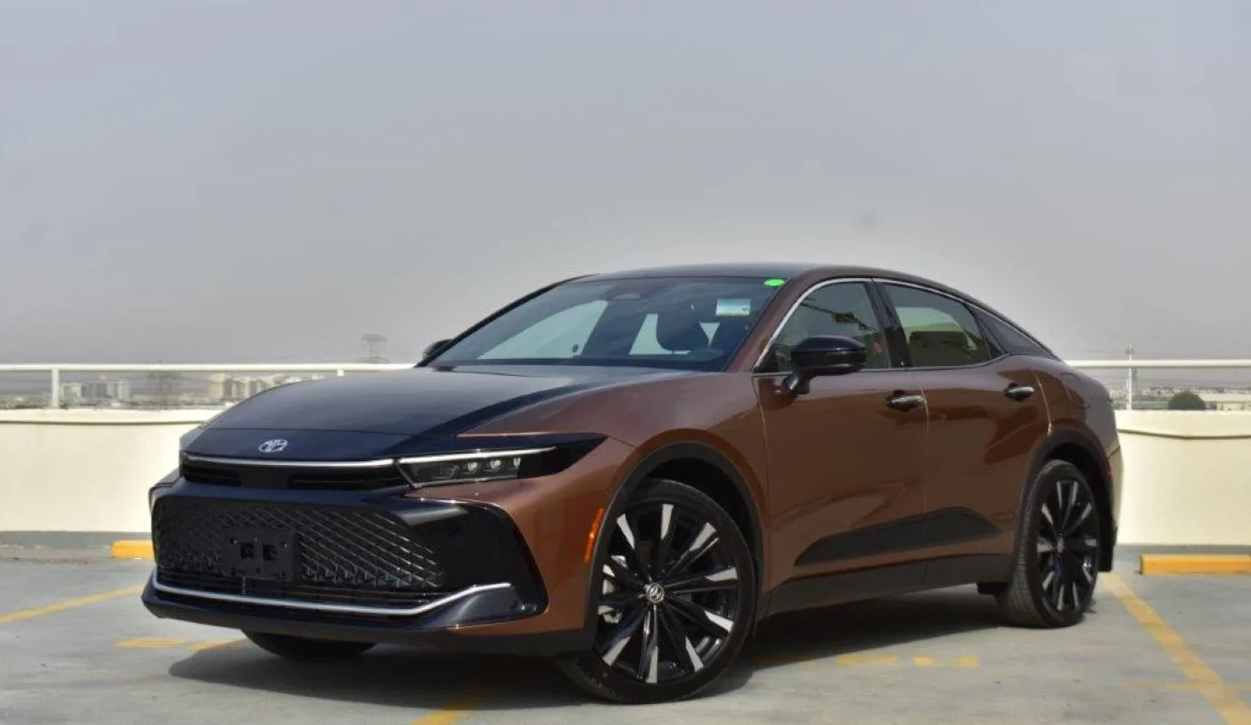 2023 TOYOTA CROWN PLATINUM HYBRIDMAX 2.4L AWD AUTOMATIC – TWO TONE