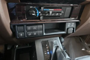 Toyota Land Cruiser 76 5-seater