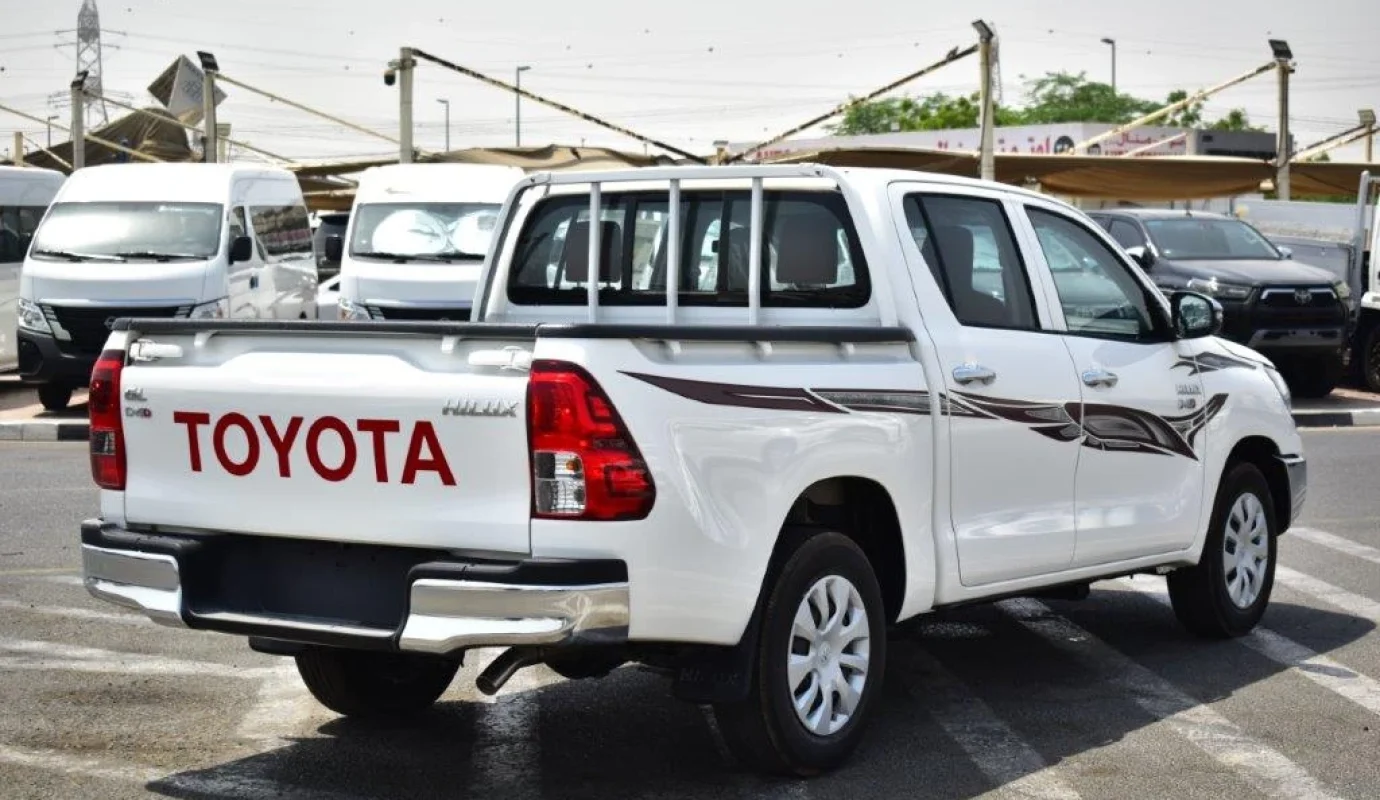 2025 TOYOTA HILUX DOUBLE CAB GL 2.4L DIESEL 4X2 5-SEATER MANUAL