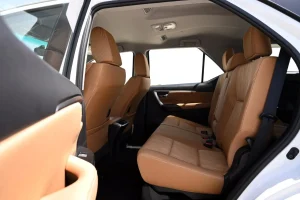 Toyota Fortuner V(X)