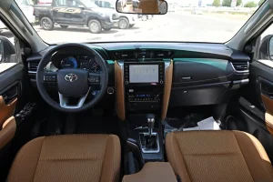 Toyota Fortuner V(X)