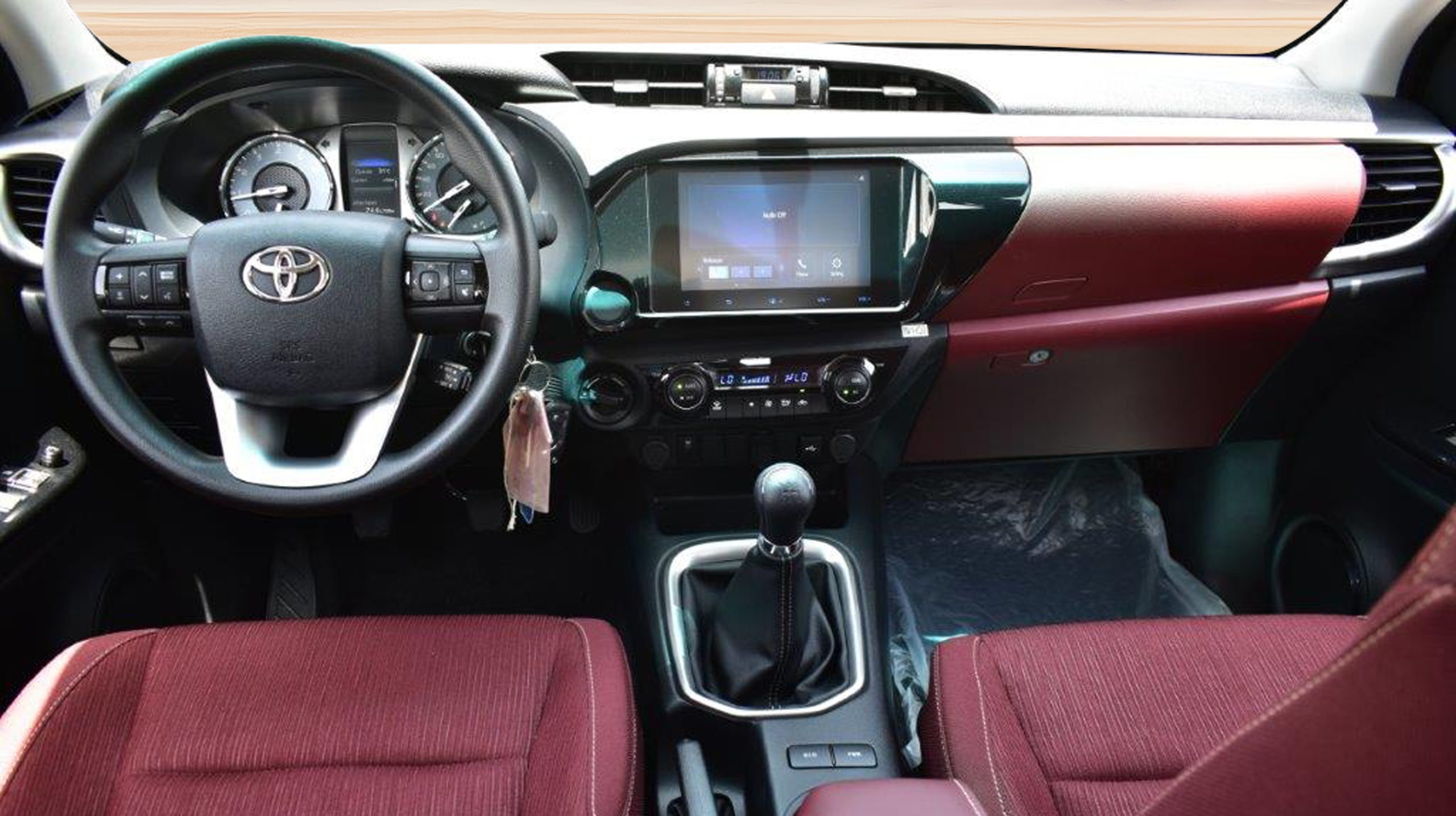 2026 TOYOTA HILUX DOUBLE CAB GLX 2.7L 4WD 5-SEATER MT
