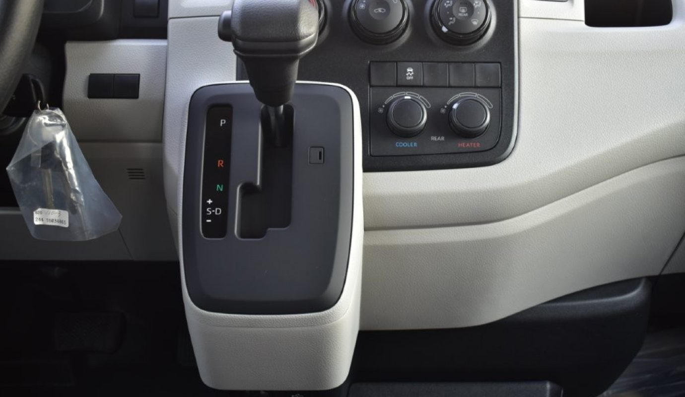 2026 TOYOTA HIACE HIGH ROOF 3.5L PETROL 13-SEATER AT