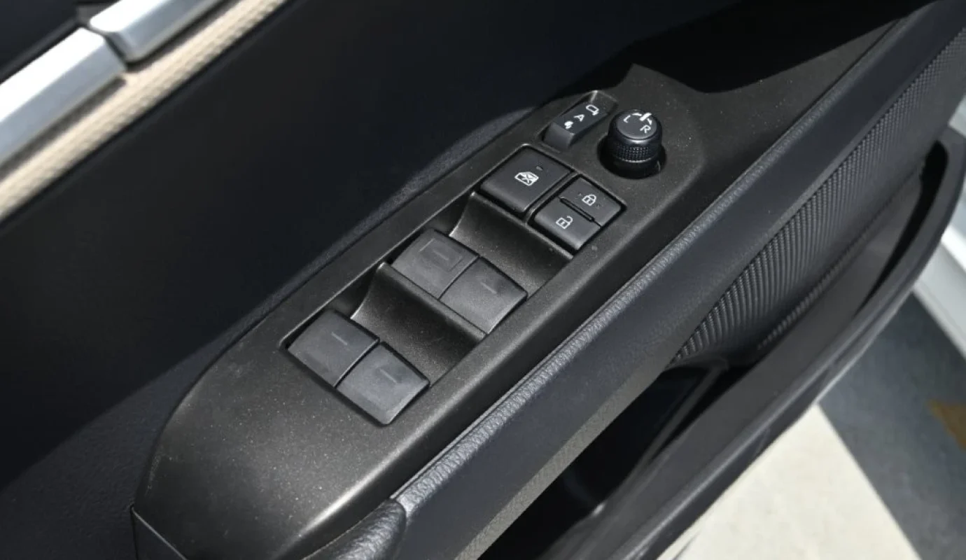 2026 TOYOTA CAMRY E 2.5L 5-SEATER AT