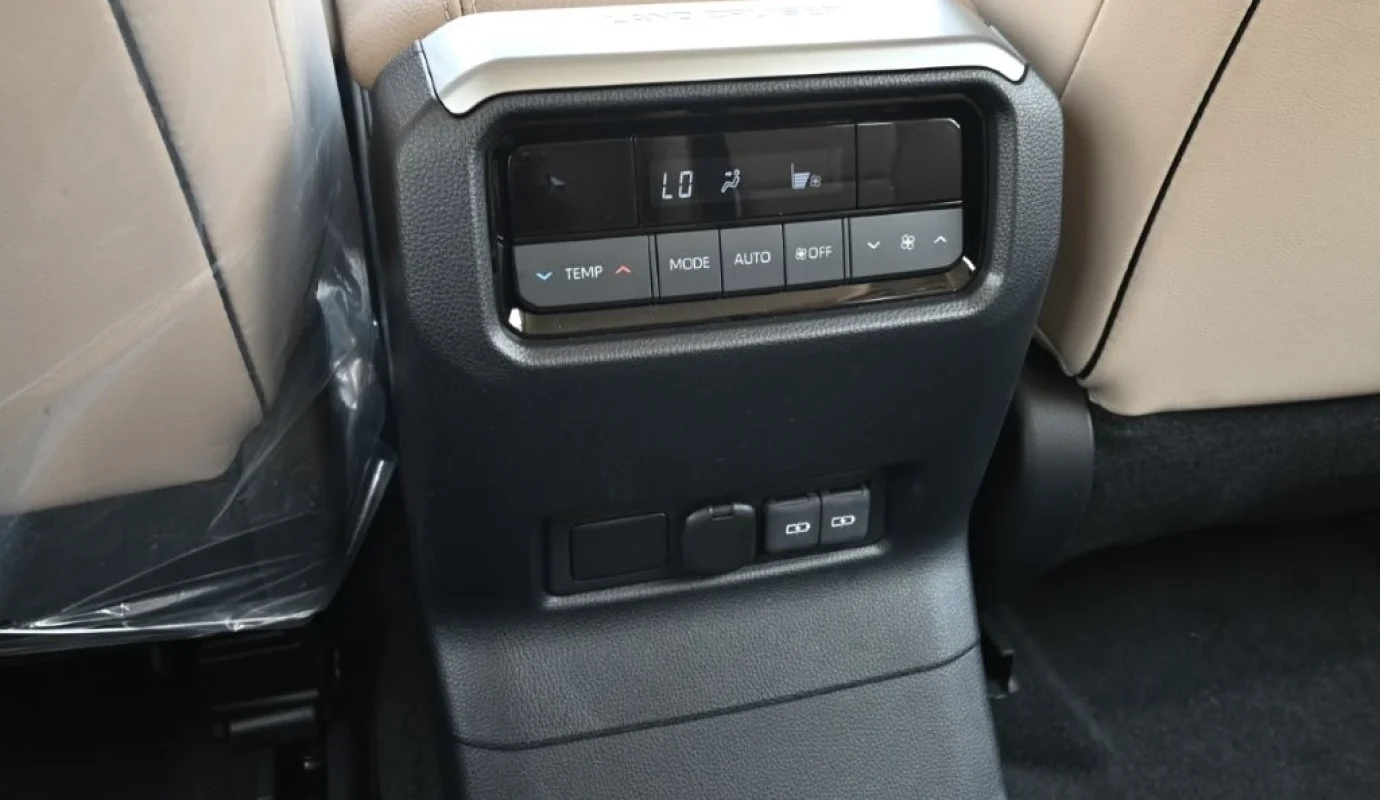 2026 TOYOTA HILUX DOUBLE CAB PICKUP GL2 2.4L DIESEL 4WD MT