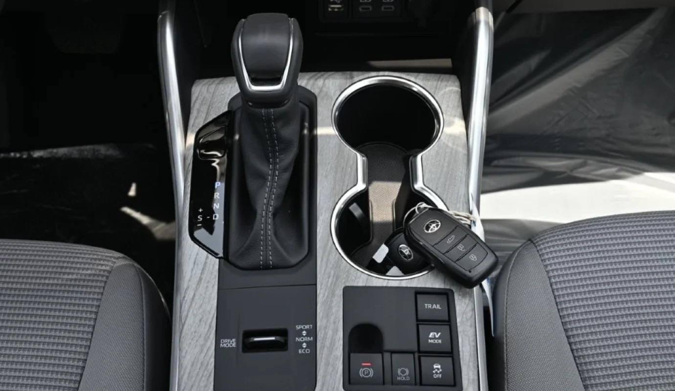 2026 TOYOTA HIGHLANDER HYBRID GLE 2.5L AWD 7-SEATER AT