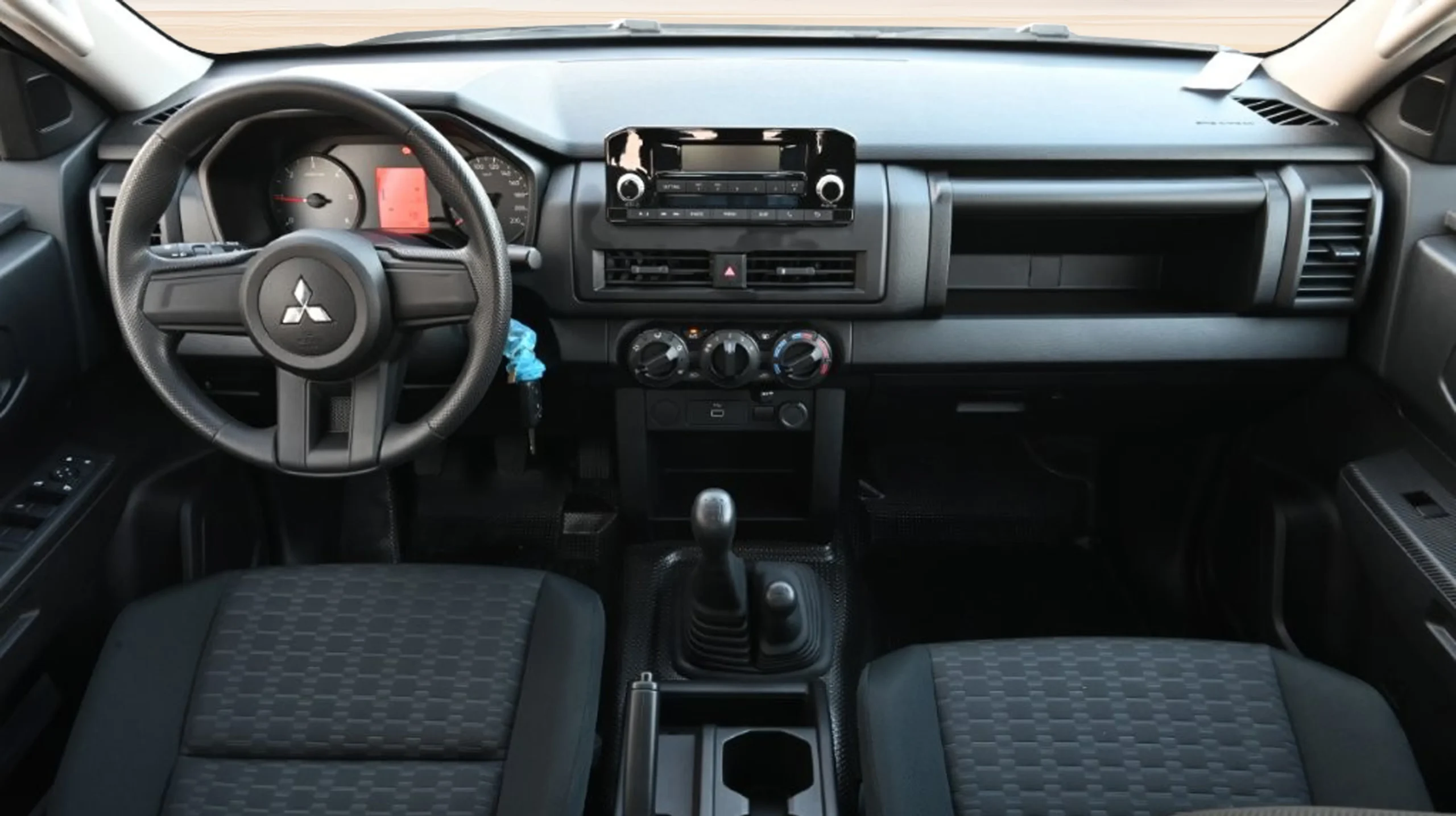 2027 MITSUBISHI L200 DOUBLE CAB PICKUP MID LINE GL 2.4L DIESEL MT