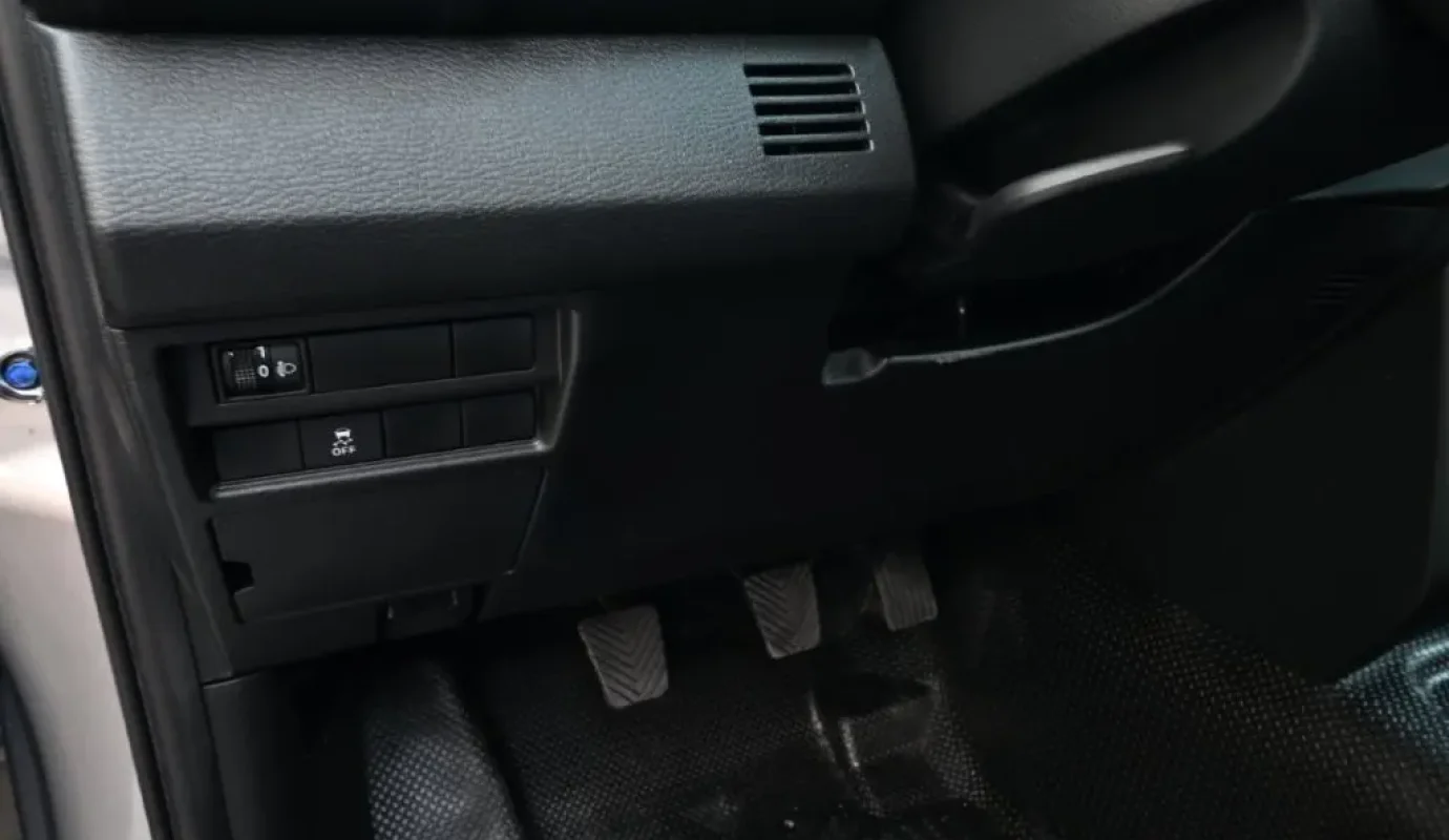2027 MITSUBISHI L200 DOUBLE CAB PICKUP MID LINE GL 2.4L DIESEL MT