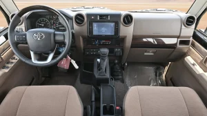 Toyota Land Cruiser 76