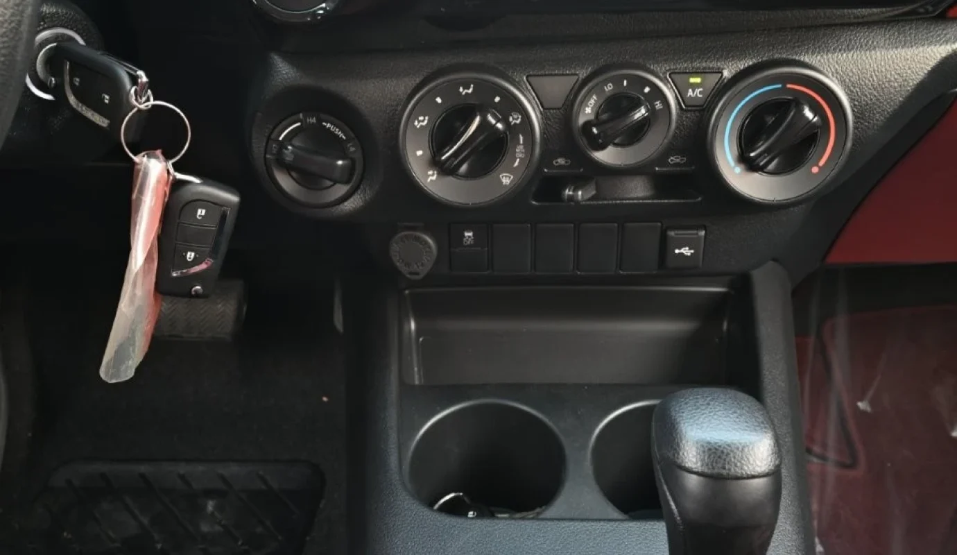 2026 TOYOTA HILUX DOUBLE CAB DLX-G 2.7L PETROL 4WD AT