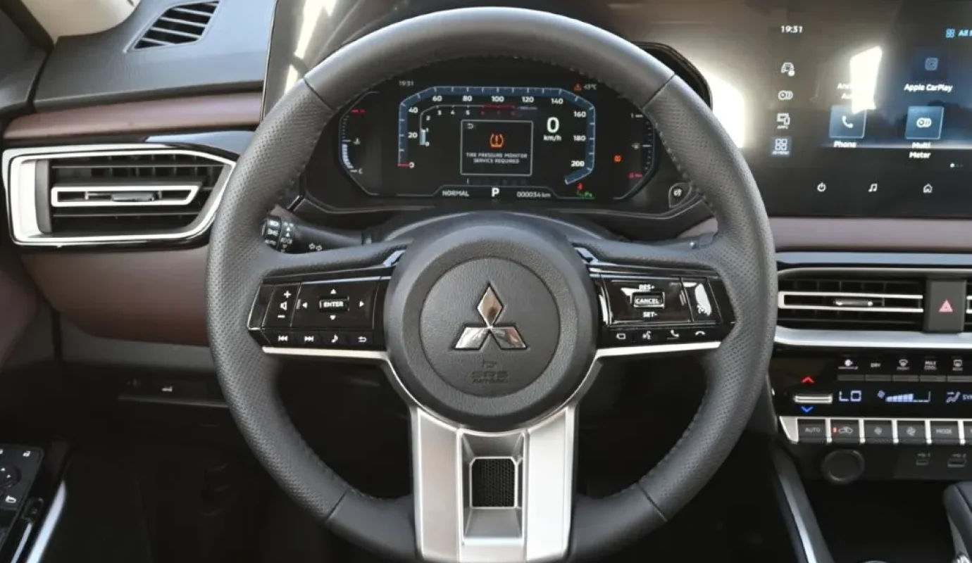 2027 MITSUBISHI DESTINATOR PREMIUM LINE 1.5L 2WD 7-SEATER AT