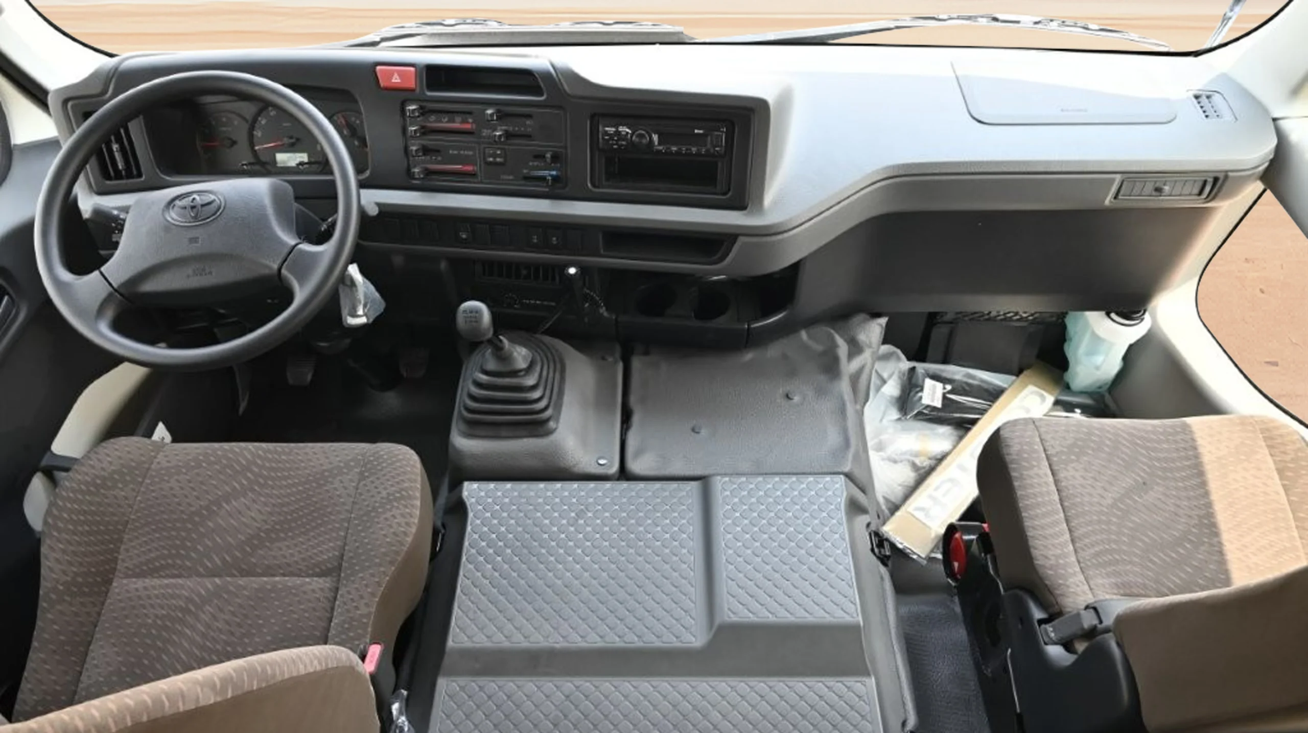 2026 TOYOTA COASTER HIGHROOF 4.0L DIESEL 22-SEATER MT