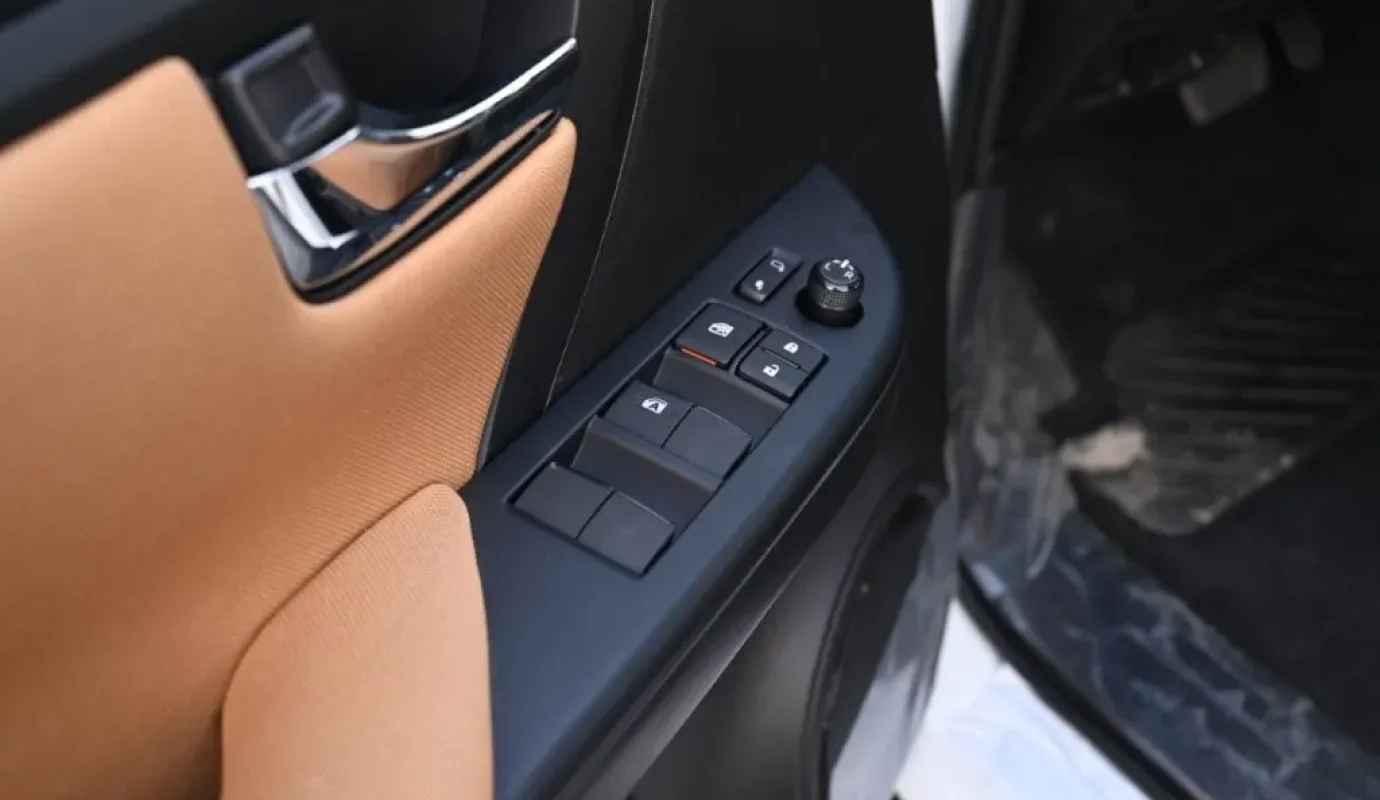 2026 TOYOTA FORTUNER E1 2.7L PETROL 4WD 7-SEATER AT