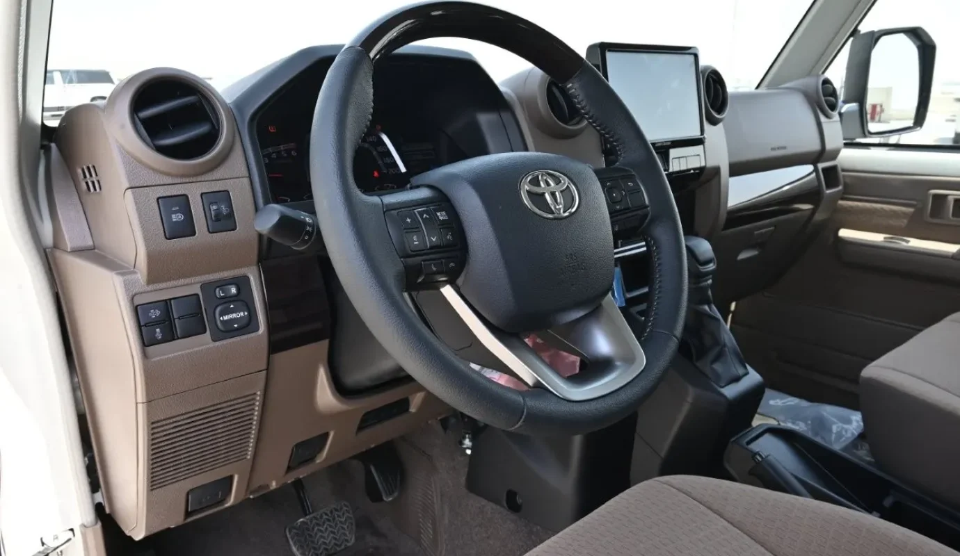 2026 TOYOTA LAND CRUISER 76 HARDTOP DLX2 2.8L DIESEL 5-SEATER AT