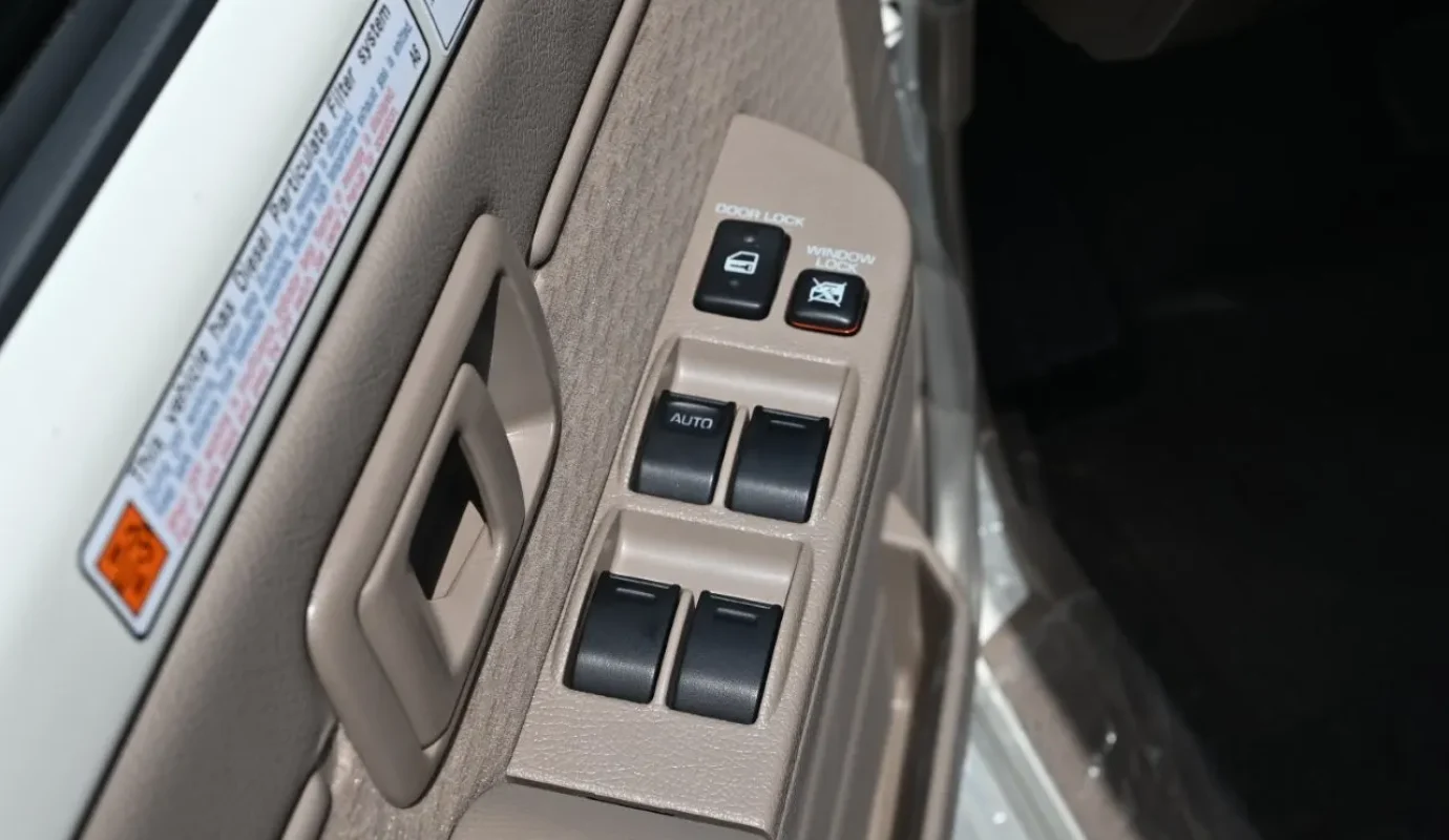2026 TOYOTA LAND CRUISER 76 HARDTOP DLX2 2.8L DIESEL 5-SEATER AT