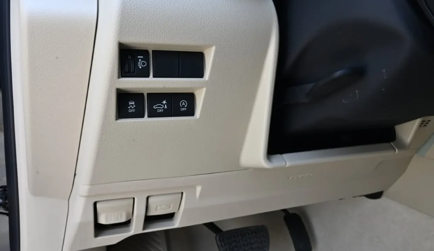 2026 TOYOTA LAND CRUISER 300 GXR-1 V6 3.5L PETROL 7-SEATER AT