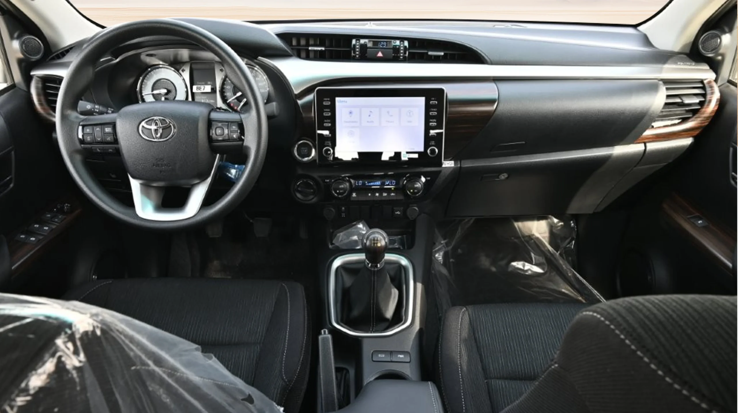 2026 TOYOTA HILUX DOUBLE CAB PICKUP GLXS-V 2.7L 4WD MT