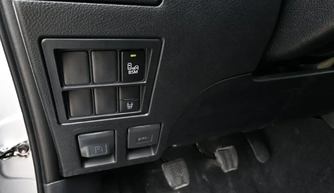 2026 TOYOTA HILUX DOUBLE CAB PICKUP GLXS-V 2.7L 4WD MT